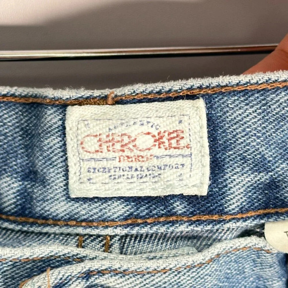 Vintage Cherokee Bermuda Jean Shorts 33 - Picture 4 of 4